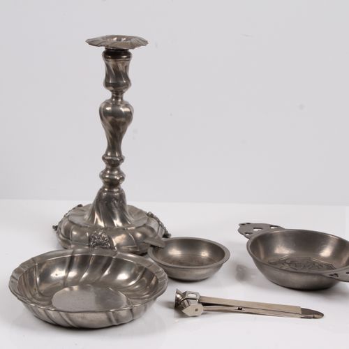 Null Three ashtrays. Pewter. Candlestick and cigar cutter. H: 25 cm.
