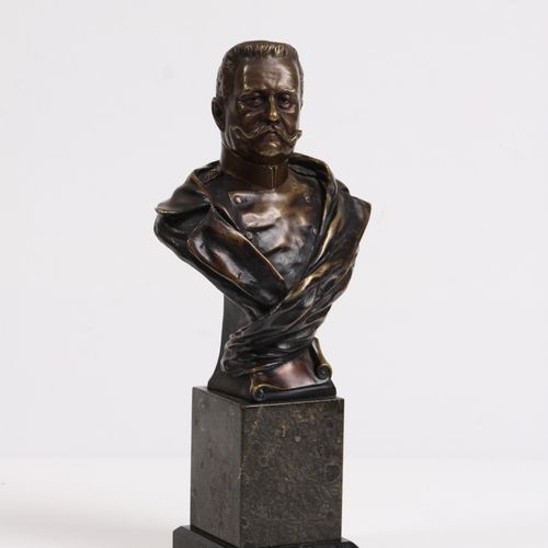 Null Schaffert, W. 1895 -1915. Portrait en buste de Paul von Hindenburg. Bronze &hellip;