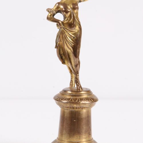 Null Vierthaler, Johann. 1869-1957. Après 1900. Bronze, doré. Danseuse sur une b&hellip;