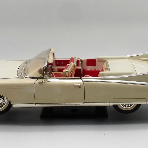 Null Grande voiture miniature, "Cadillac Eldorado Biaritz", métal / plastique, f&hellip;
