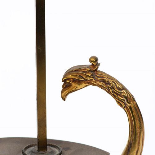 Null Lampe bouillotte à un feu avec abat-jour en métal.
H. 61.5 cm