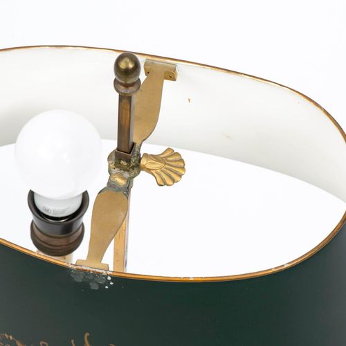 Null Lampada ad acqua calda a una luce con paralume in metallo.
H. 61,5 cm