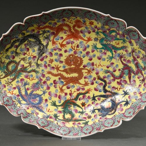 Null 
Large oval Famille Rose porcelain bowl "Nine 5-clawed dragons" on a yellow&hellip;