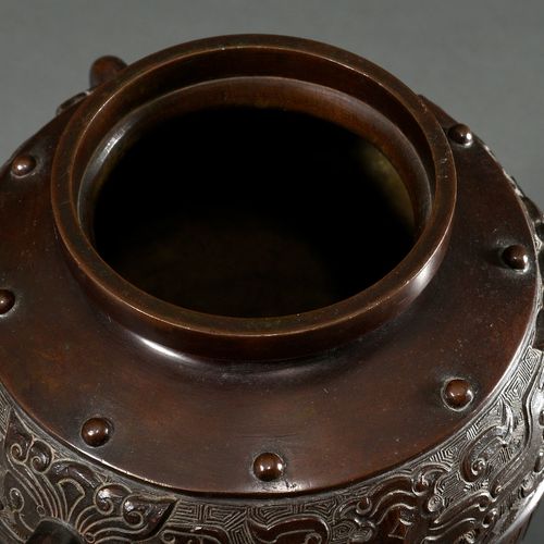 Null 
Bronze vase with ring handles in archaic style with surrounding Taotie mas&hellip;