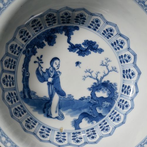 Null 
Delicate porcelain kummel with blue painting decor "Beauties in the Garden&hellip;