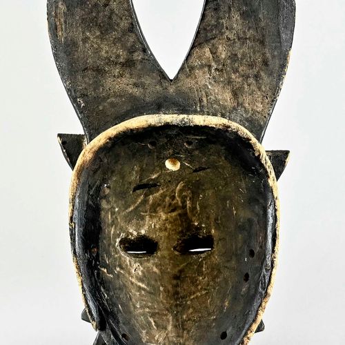 Masque, Afrique, petit masque facial avec de grandes et larges cornes, en bas de&hellip;