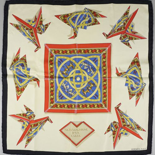 Null Pañuelo de seda, Hermès, "Métamorphoses d`un carré"

 aprox. 40x40cm