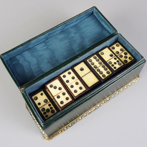Null Scatola/scatola ornamentale "souvenir d'amitié" con domino, 1850 ca.

 38+2&hellip;