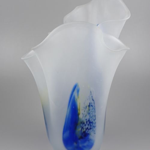 Null big handkerchief vase with blue-green-yellow enamels, h.33,7cm

 frosted, s&hellip;