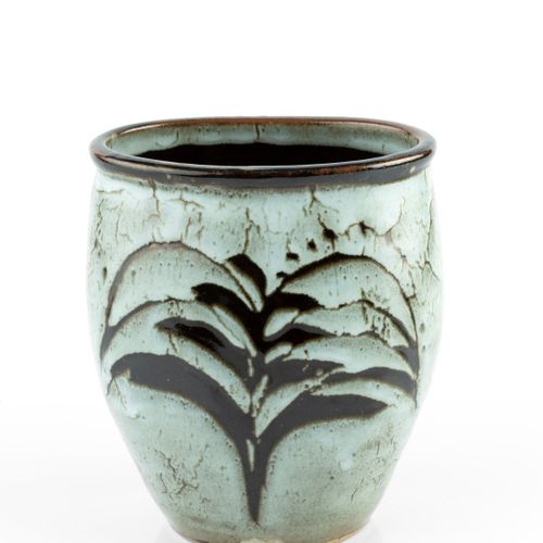 Null 
David Leach (1911-2005)


Vase



forme comprimée, avec une glaçure dolomi&hellip;
