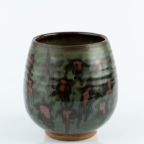 Null 
Helen Pincombe (1908-2004)


Vase



green glaze with iron red drips



im&hellip;