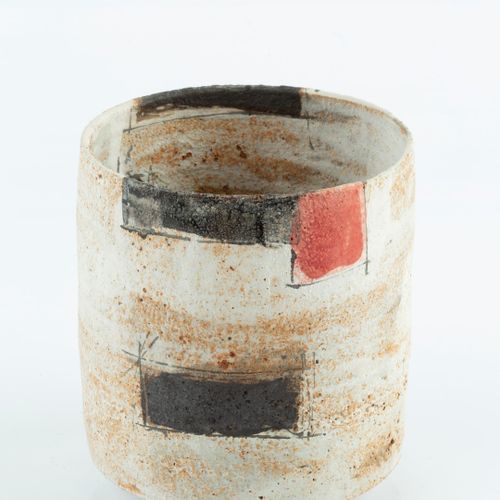 Null 
罗宾-韦尔奇（1936-2019


茶碗



炻器，燕麦色的釉面，下面是方块的彩色滑液



印有陶工的印章



高10.5厘米。
