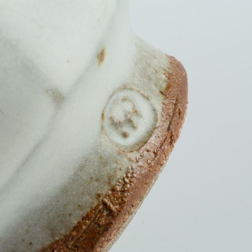 Null 
Phil Rogers (1951-2020)


Yunomi



cream glaze with cut sides



impresse&hellip;