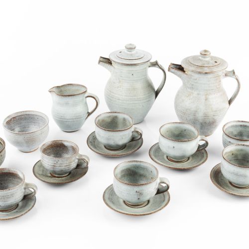 Null 
Gwyn Hanssen Pigott (1935-2013) _x000D_


咖啡套装
_x000D_


包括两个咖啡壶，七个杯子和碟子，两&hellip;