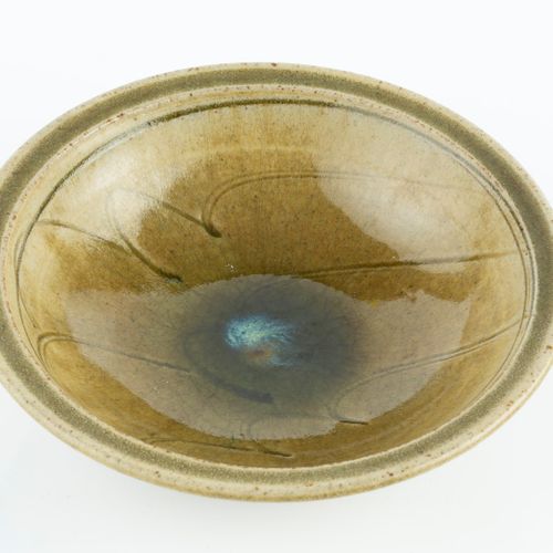 Null 
Jim Malone (b.1946)


Footed bowl



green ash glaze, the well with blue g&hellip;