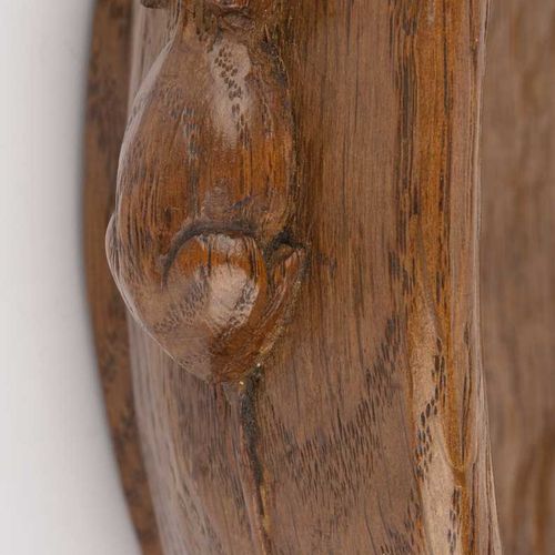 Null 基尔本的罗伯特-汤普森（1876-1955）
莫斯曼果盘，约 1940/50 年代

橡木，表面涂漆

雕刻老鼠签名

直径 24 厘米。