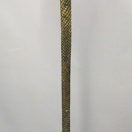 Brandt, Edgar (1880 - 1960), nach 落地灯 "La Tentation"，单一火焰。蛇形的镀金金属框架，黄色，略带大理石纹的玻璃&hellip;