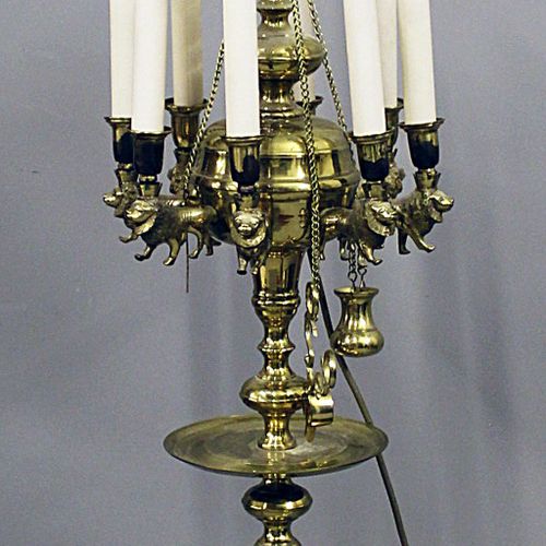 Ausgefallene Stehleuchter, eight-flame. Brass. Baluster shaft with height-adjust&hellip;