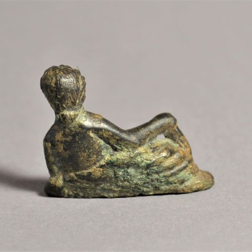 Null Statuette d'un dieu du fleuve

Romaine, 1er siècle après J.-C.

Bronze, L =&hellip;