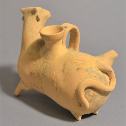 Null Aryballos en forme de taureau

Sicilien, 6ème siècle avant J.C.

Terre cuit&hellip;