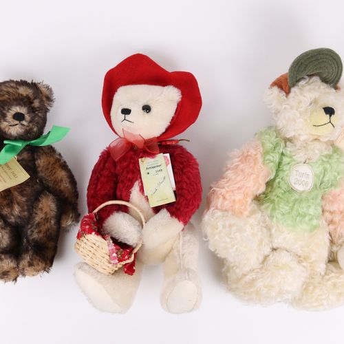 Hermann Teddybären 3件，"泰迪娃娃，有两张脸的熊"，限制。96/3000版，有标签、旗帜和金属标记，可转动的头部，有泰迪熊和娃娃脸，浸染马海&hellip;