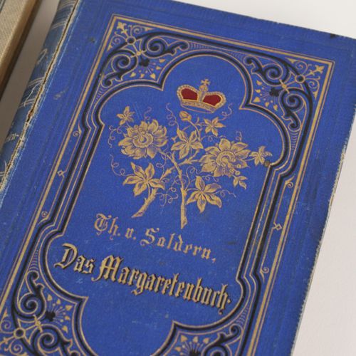 Konvolut "Das Margaretenbuch", récit de Th. V. Saldern, Verlag Zwißler, Wolfenbü&hellip;