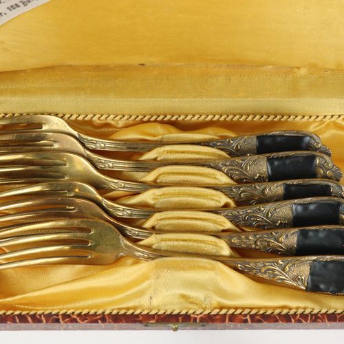 Konvolut 6 fourchettes de table, dorées, inscription illisible, manches avec déc&hellip;