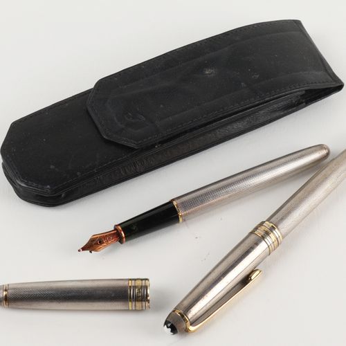 Montblanc - Set 1支笔芯钢笔和1支推进铅笔，杰作，外壳925纯银，扭索纹，镀金夹子和环，钢笔的金笔尖为14克拉，装在皮套里，有老化和磨损的痕迹。