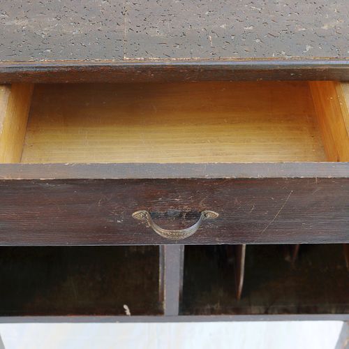 Grammophon mit Unterschrank Gramófono: corpus de madera, 2 puertas, tapa abatibl&hellip;