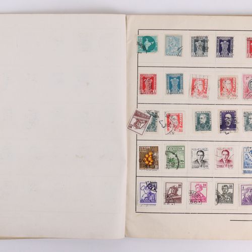 Briefmarkenalben 5件，VERSCH。其中包括集邮册。3个 "密歇根州春湖市罗斯兰邮票公司"（大部分已装满），1个 "探索者邮票专辑"，1966&hellip;