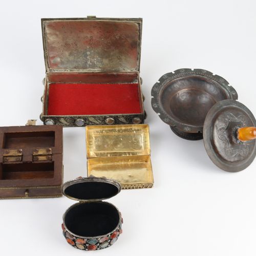Schatullen - Konvolut 5件，东方，金属，木头，部分有半宝石，4个匣子和1个盖子，部分有轻微凹陷，旧的薄荷，长约7 - 15厘米，盒子长12&hellip;