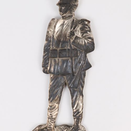 Votivgabe Soldat, Metallblech, versilbert, Alterssp., H 25 cm