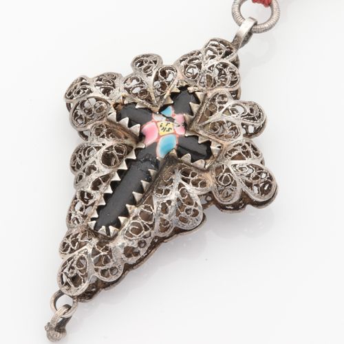 Rosenkranz 银丝，银丝吊坠和Ave珠，骨珠和玻璃珠，珐琅质十字架，有些老化，长约42厘米
