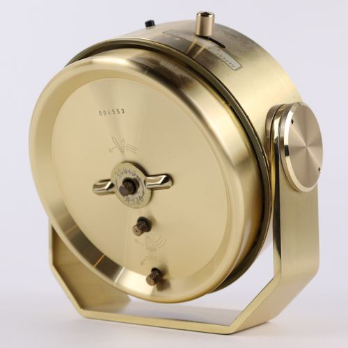 Schiffsuhr - Wehrle 现代玻璃钟，黄铜，Commodore Wehrle，德国制造，石英机芯，U型支架的圆形钟盒，透明表盘上有罗马刻度，分散式&hellip;