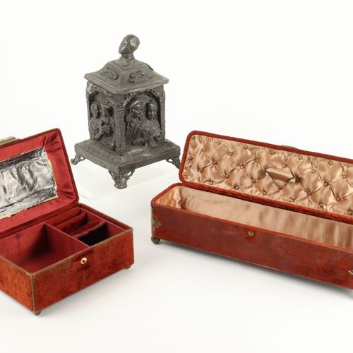 Schatullen u.A. 1900 circa, 3 pezzi, 1 portaoggetti e 1 portagioie (specchio man&hellip;