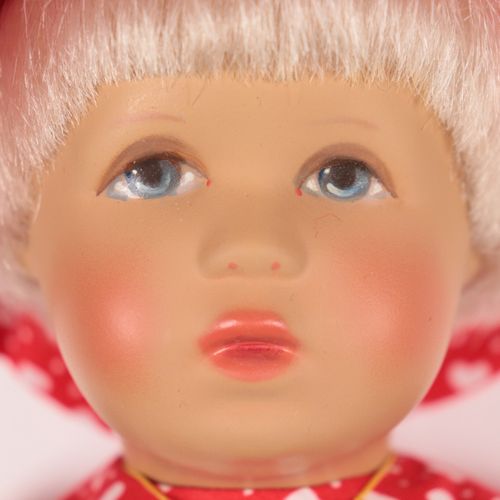 Käthe Kruse - Puppe "Charly"，高32厘米，婴儿玩偶，"MRZ.88"，左脚 "Käthe Kruse"，浅色假发，塑料头，混合蓝色眼&hellip;