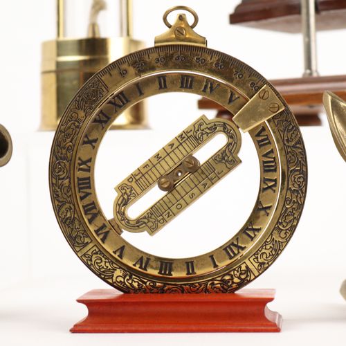 Varia - Konvolut 5 piezas, 1x réplica de un reloj de sol de anillo equinoccial, &hellip;