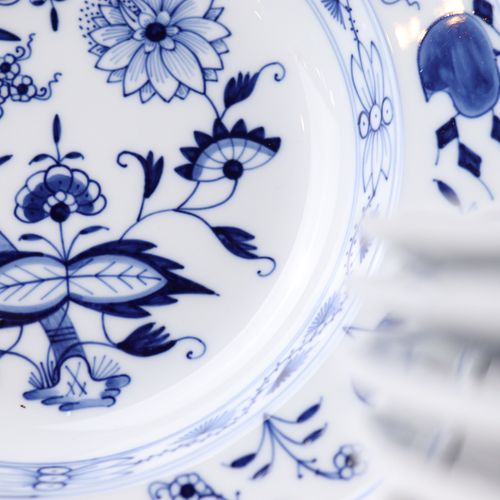 Meissen - "Zwiebelmuster" sechs Suppenteller Bleu sous glaçure, 4 x marque d'épé&hellip;