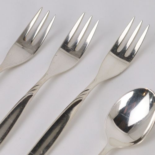 WMF - Besteck 镀银90，acc to WMF Geislingen, model 4500 Rome, 广泛的餐具，包括：7把餐叉，6把餐刀，7把&hellip;
