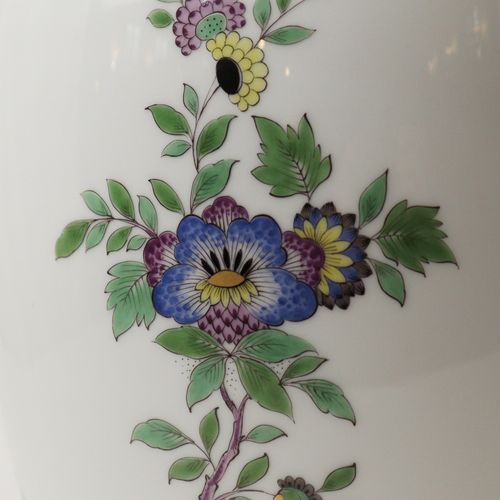 Meissen - Deckelvase 1991, marque d'épées bleues, forme balustre, sur pied rond,&hellip;