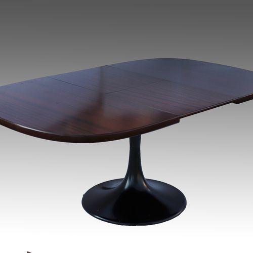 Esstisch mit Stühlen- 8er Satz 无标记，漏斗形底座，黑色塑料，类似于Eero Saarinen为Knoll设计的郁金香桌，椭圆形桌&hellip;