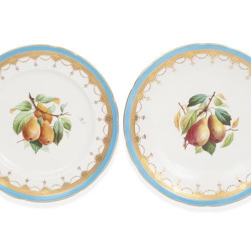 A MINTON PORCELAIN FRUIT PLATE TOGETHER WITH ANOTHER PIATTO DA FRUTTA IN PORCELL&hellip;