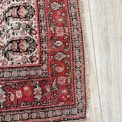 A LATE 19TH / EARLY 20TH CENTURY PERSIAN SENNEH RUG A LATE 19TH / EARLY 20TH CEN&hellip;