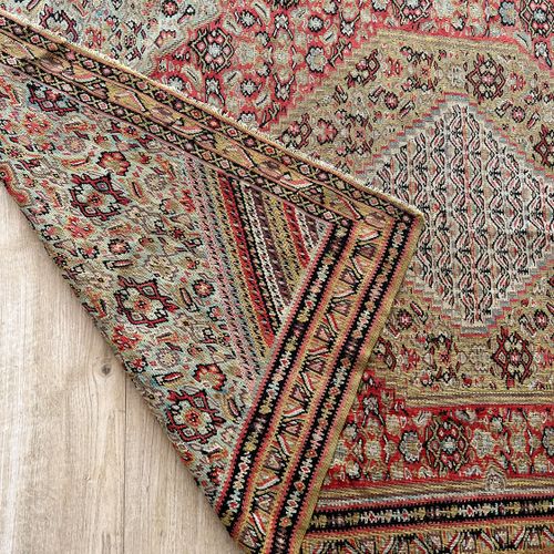 A LATE 19TH CENTURY PERSIAN SENNEH KILIM RUG TAPIS PERSIEN SENNEH KILIM DE LA FI&hellip;