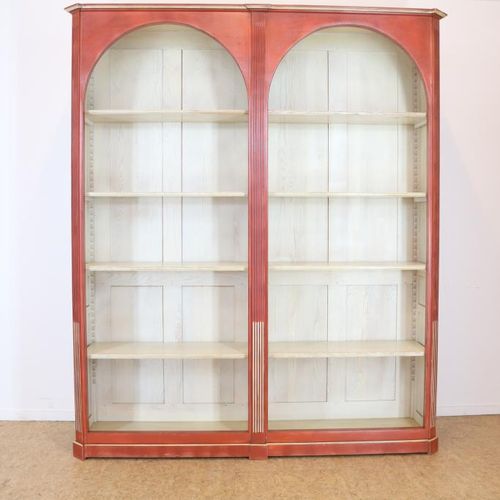 Deels roodlak boekenkast Partly redlaquer bookcase with arch openings and 8 adju&hellip;