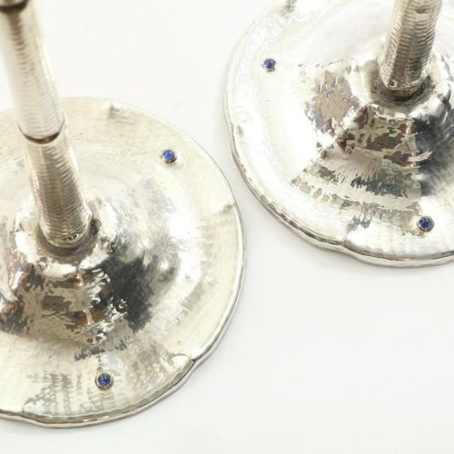 2 zilveren eenlichts kandelaars F.Zwollo Pair silver one lights hammered candles&hellip;