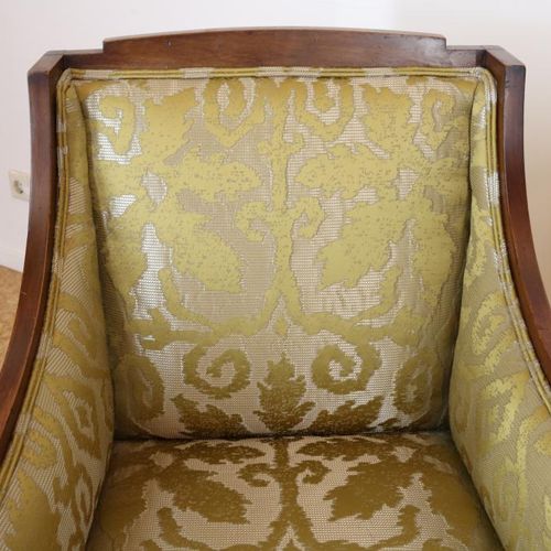 Mahonie Empire salongarnituur 桃花心木帝国沙发和2把椅子，19世纪，带黄色/绿色织物衬里（2个扶手已修复）。桃花心木帝国沙龙套装，&hellip;