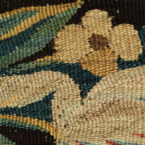 Verdure wandkleed, Vlaams 17e eeuw 17世纪末弗拉芒Verdure挂毯 用羊毛和丝绸织成，描绘了一个树木繁茂的丘陵景观，右边是&hellip;