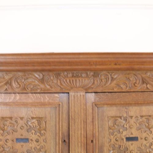Eiken Zeeuwse kast 橡木橱柜，有4扇雕刻的门，19世纪，高192，宽139，长61厘米。橡木橱柜，有4扇雕刻的门，19世纪，高192，宽139&hellip;