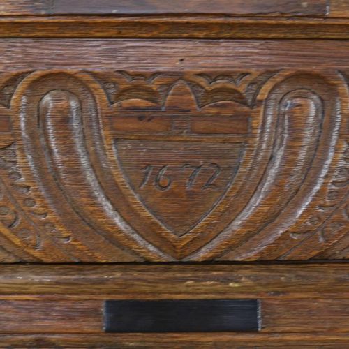 Eiken Gelderse kussenkast Oak Renaissance-style cabinet with carved panel doors,&hellip;